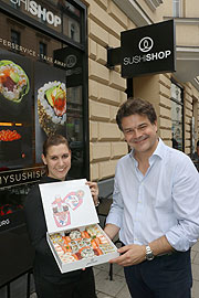 Heike Stritter (Manager Sushi Shop München), Philippe de Fraiteur (General Manager) (©Foto: Martin Schmitz)
